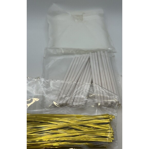 2 Silicone Candy Molds Pigs & Easter Bunny Rabbit Lollipop Suckers With Sticks - Picture 4 of 5